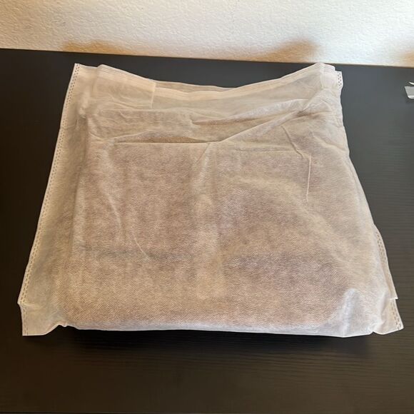 Celela Vegan Leather Cross Body Bag with Adjustable Strap ~ Classic Design - Picture 8 of 10